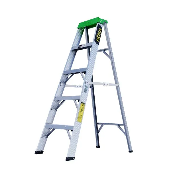 ESCALERA TIPO TIJERA EN ALUMINIO DE CINCO PASOS