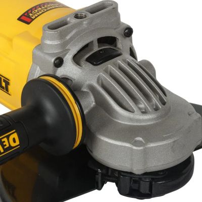 Pulidora DeWALT 9” 2700W 6500 RPM Industrial